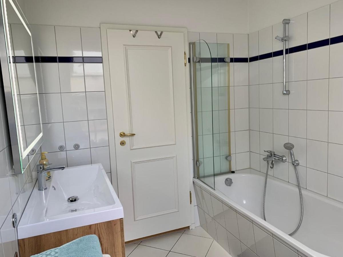 Charmante Dachgeschoss Wohnung Лайпциг Екстериор снимка